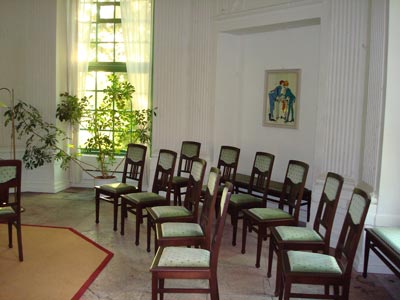 Im weißen Pavillon im Schlosspark können sich Brautpaare in wunderbarem Ambiente das ja-Wort geben.